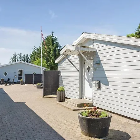 In Henne With Wifi And 1 Bedrooms Apartment